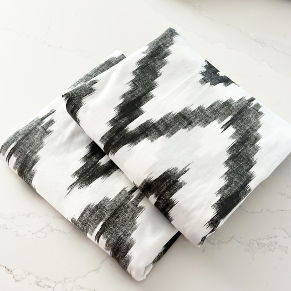 Two Twins Duvet Chevron-motif bedding from Dwell, West Elm - Picture 13 of 15